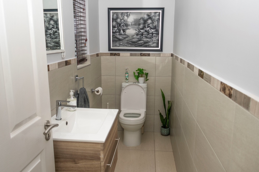 4 Bedroom Property for Sale in Walmer Eastern Cape